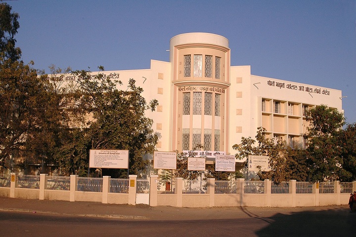 https://cache.careers360.mobi/media/colleges/social-media/media-gallery/23576/2021/4/2/Campus front view of Smt NC Gandhi and Smt BV Gandhi Mahila Arts and Commerce College Bhavnagar_Campus-View.jpg